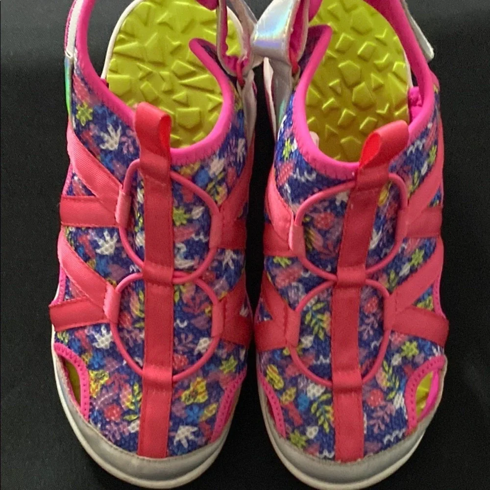 LANDS END GIRLS SIZE 3‎ MULTICOLOR SANDALS WATER SHOES with HOOK AND LOOP Straps
